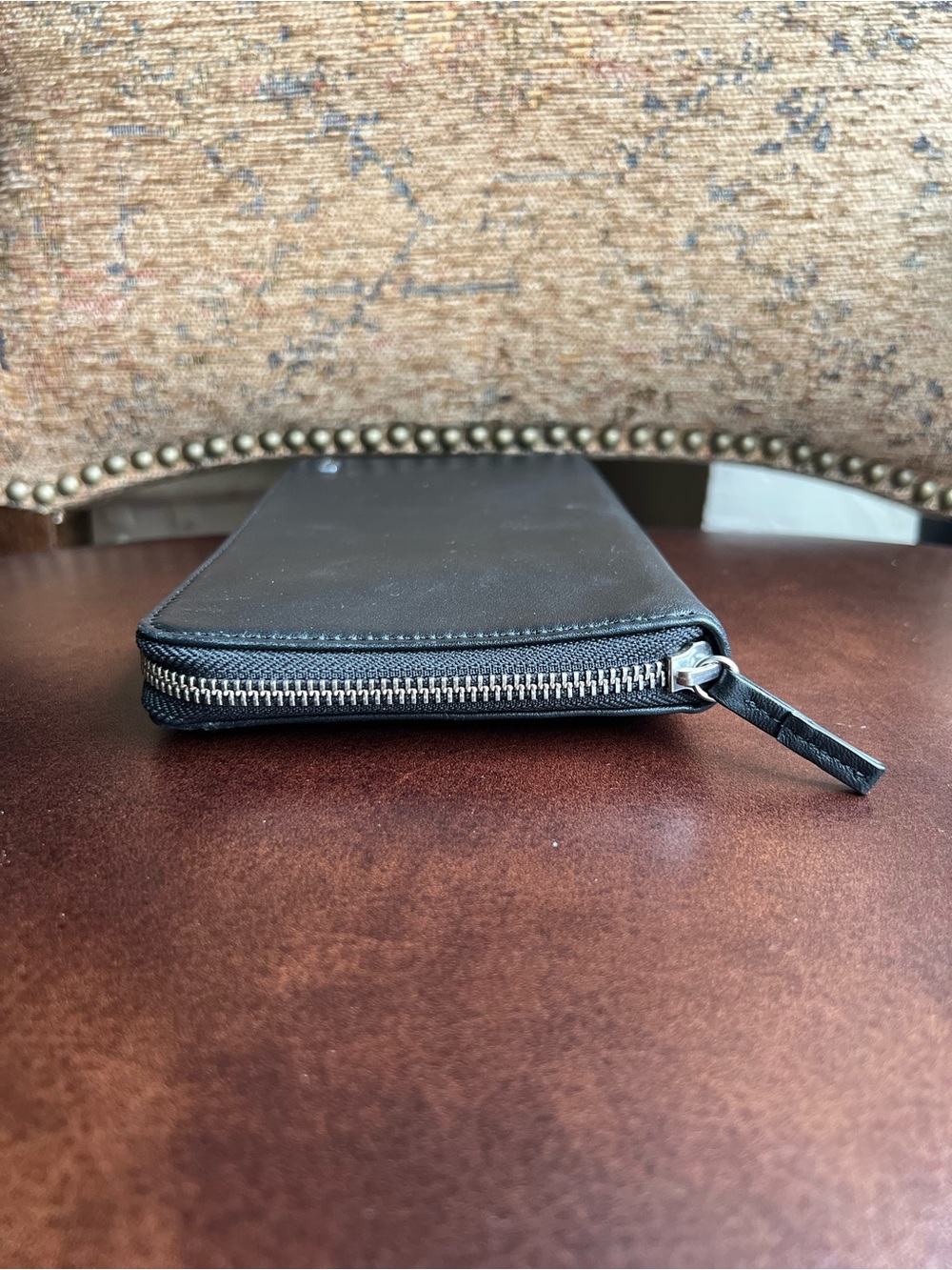 Victorinox Zip Around Continental/Travel Wallet - Picture 6 of 8
